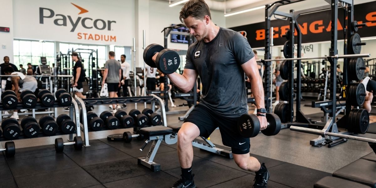 Joe Burrow's working out at the gym